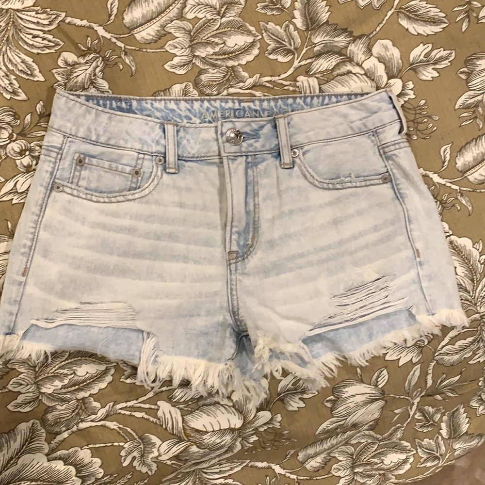 American Eagle Distressed Festival Short